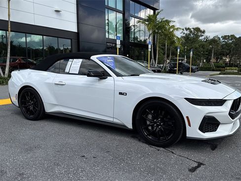 Used 2024 Ford Mustang GT Premium image 7