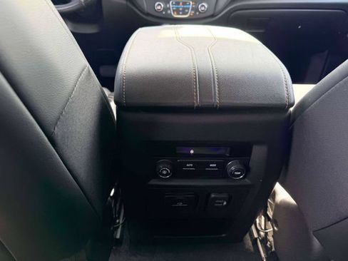 Used 2020 Chevrolet Traverse LT w/ LT Premium Package AWD/4WD image 15