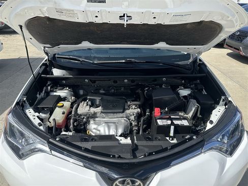 Used 2017 Toyota RAV4 LE w/ All Weather Liner Package AWD/4WD image 28