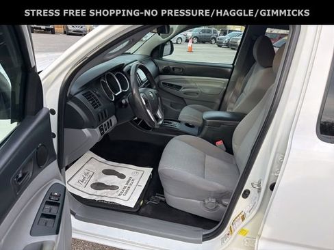 Used 2014 Toyota Tacoma PreRunner w/ Convenience Package image 15