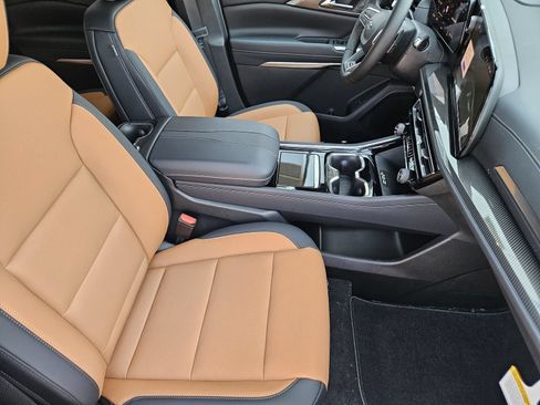 New 2027 Chevrolet Traverse Z71 w/ Driver Confidence Package AWD/4WD image 16