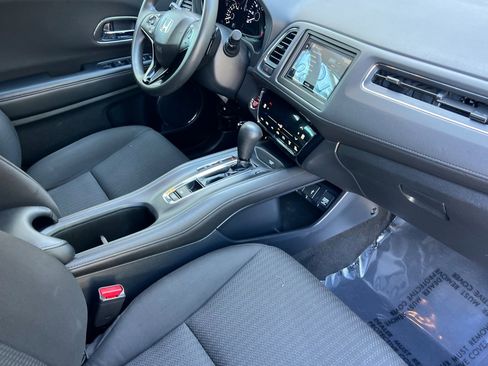 Used 2018 Honda HR-V EX image 31