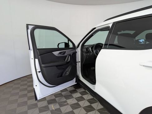 Used 2021 Chevrolet Blazer LT FWD image 12