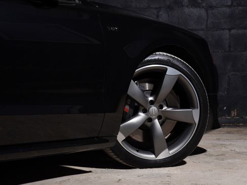 Used 2015 Audi S8 image 11