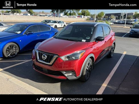 Used 2020 Nissan Kicks SR w/ SR Premium Package FWD image 1