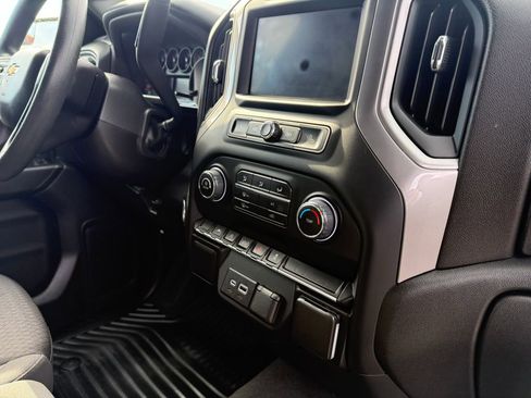 Used 2022 Chevrolet Silverado 1500 Custom image 16