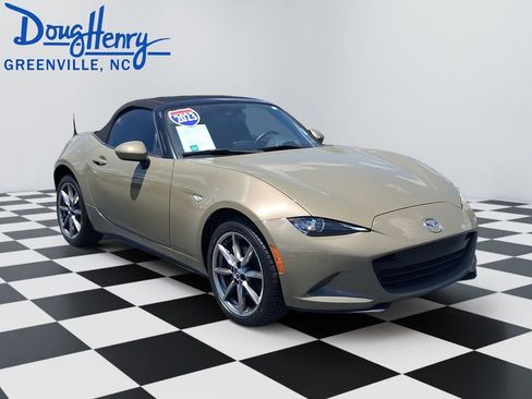 Used 2023 MAZDA MX-5 Miata Grand Touring RWD image 7