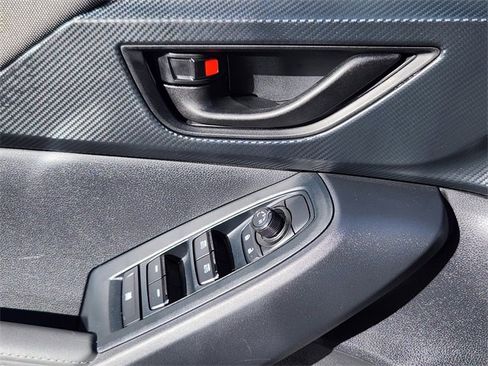 Used 2024 Subaru Crosstrek 2.0i Premium image 10