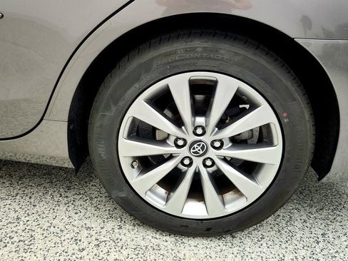 Used 2017 Toyota Camry XLE FWD image 9