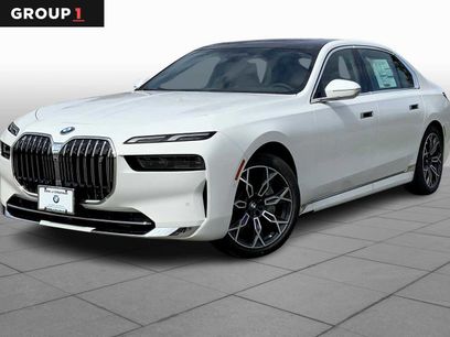 New 2024 BMW i7 xDrive60 w/ Premium Package 2