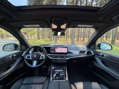 Used 2026 BMW X5 sDrive40i w/ M Sport Package image 2