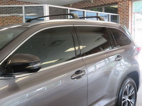 Used 2016 Toyota Highlander XLE FWD image 78