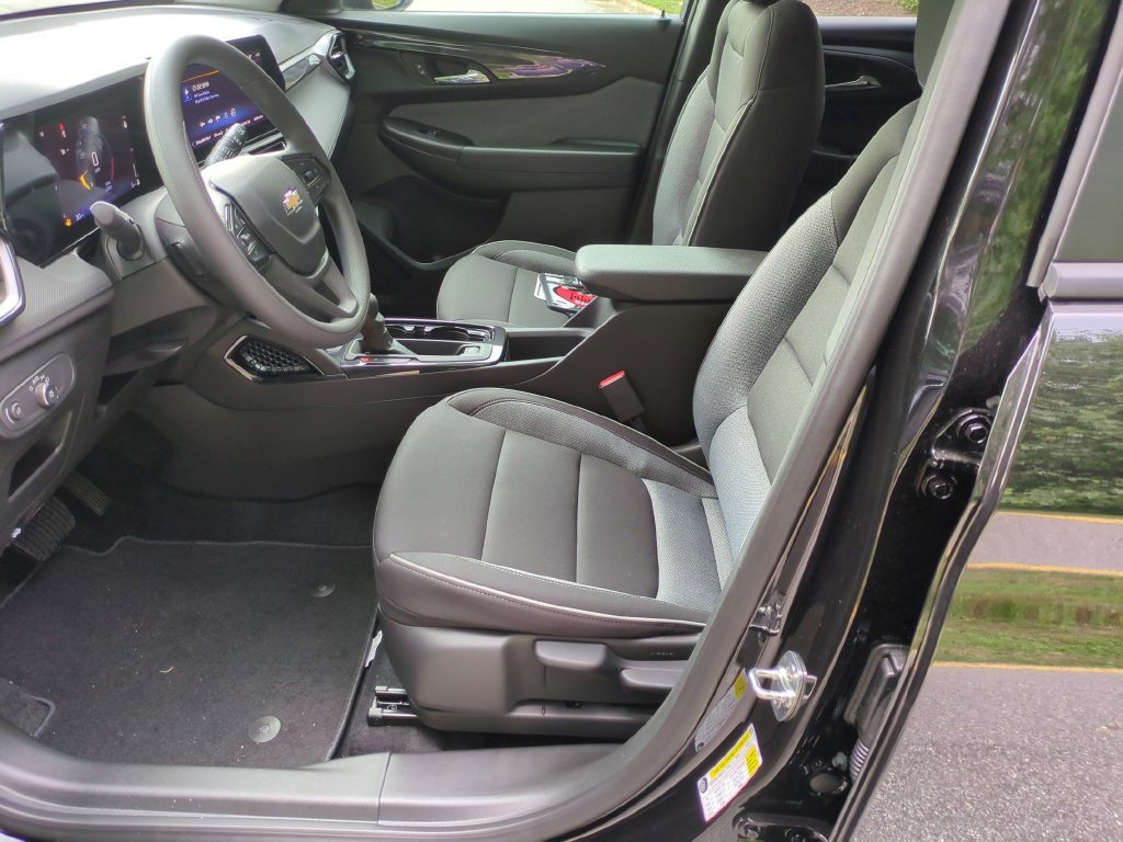 New 2026 Chevrolet TrailBlazer LS w/ LS Convenience Package FWD image 17