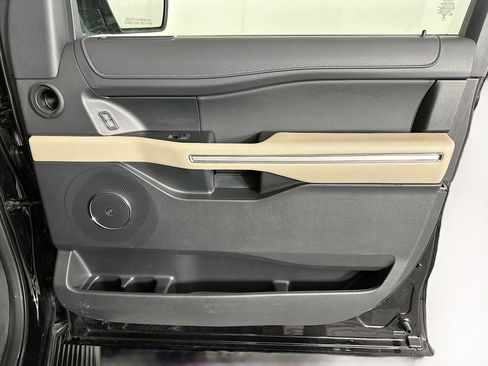 Used 2024 Ford Expedition Max Limited image 35
