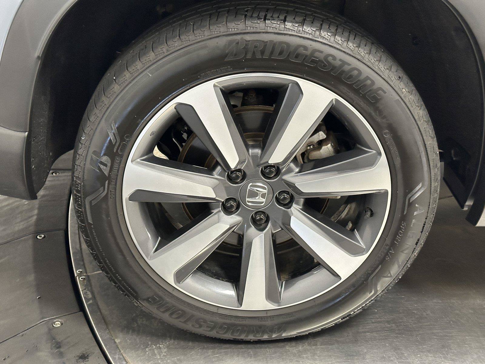 Certified 2024 Honda Pilot Touring image 16