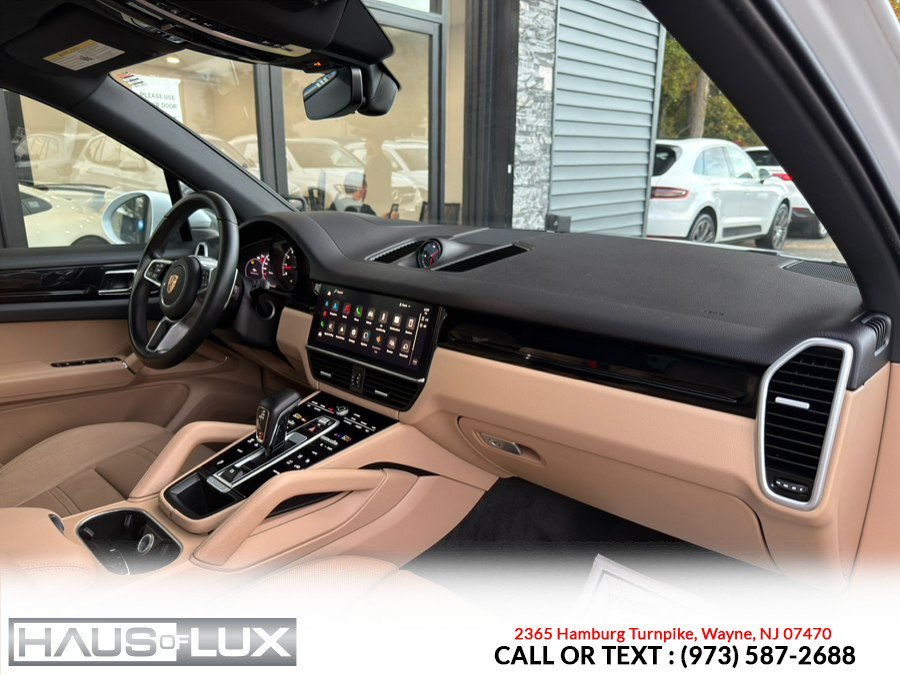 Used 2023 Porsche Cayenne w/ Assistance Package AWD/4WD image 29