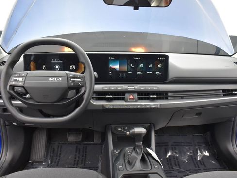 Certified 2025 Kia K4 LXS FWD image 29