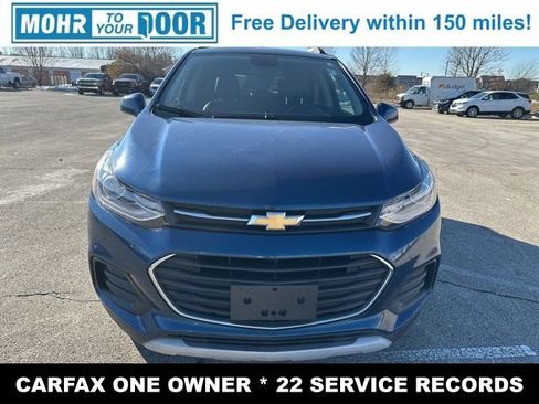 Used 2020 Chevrolet Trax LT w/ LT Convenience Package image 2