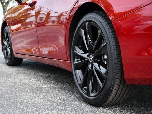 Certified 2025 Lexus ES 300h w/ Premium Package image 9