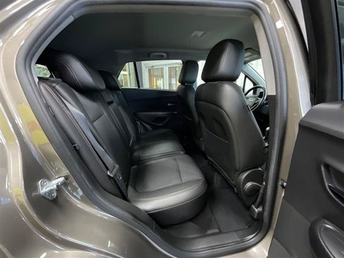 Used 2022 Chevrolet Trax LT w/ Driver Confidence Package AWD/4WD image 25