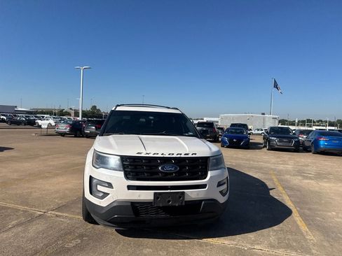 Used 2016 Ford Explorer Sport w/ Equipment Group 401A AWD/4WD image 4