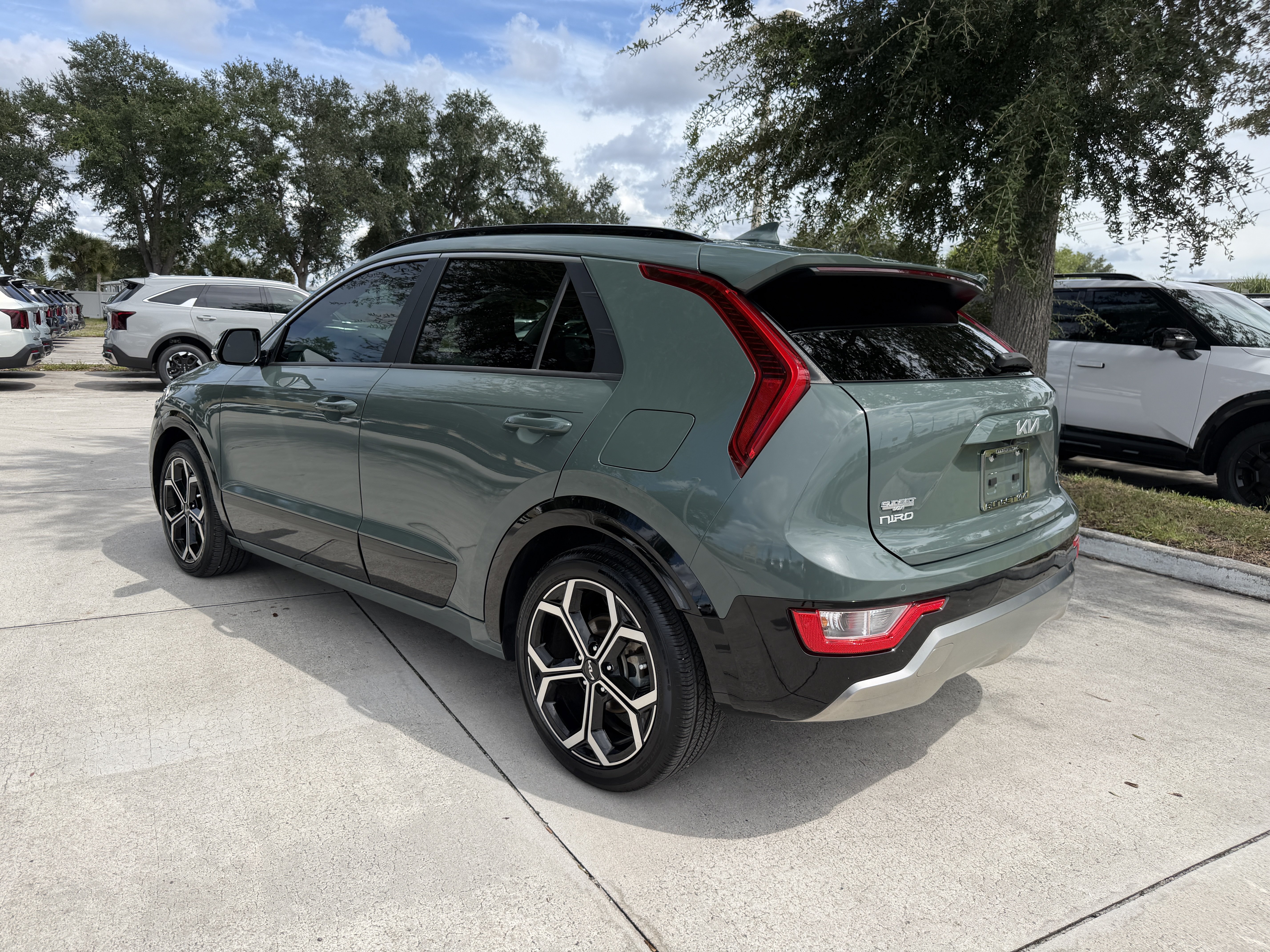 Certified 2024 Kia Niro EX Touring FWD image 5