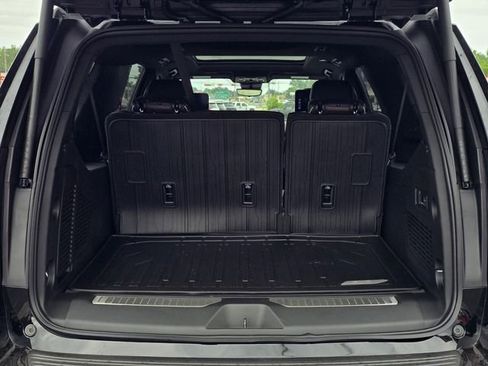 New 2026 GMC Yukon XL Denali Ultimate w/ LPO, Floor Liner Package AWD/4WD image 6
