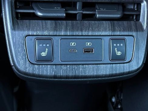 Used 2024 Nissan Ariya AWD image 30