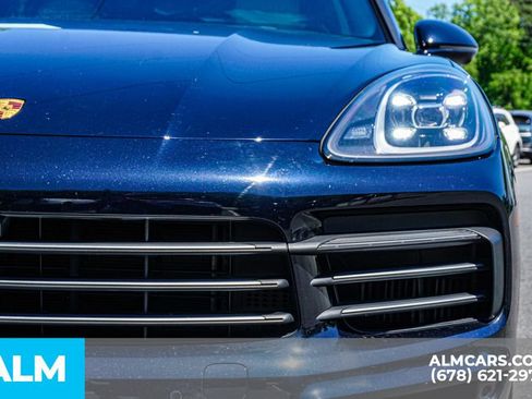 Used 2023 Porsche Cayenne AWD/4WD image 11