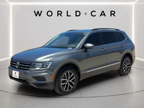 Used 2021 Volkswagen Tiguan SE w/ Panoramic Sunroof Package FWD image 3