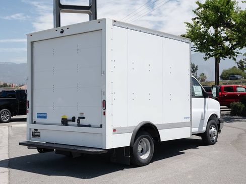 Used 2024 Chevrolet Express 3500 w/ Power Convenience Package RWD image 4
