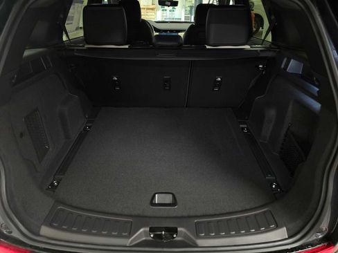 New 2026 Land Rover Discovery Sport Landmark image 17