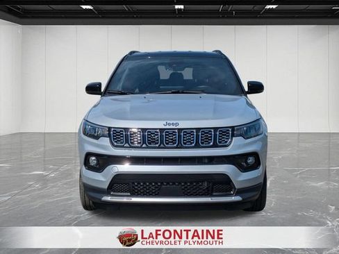 Used 2025 Jeep Compass Limited AWD/4WD image 8