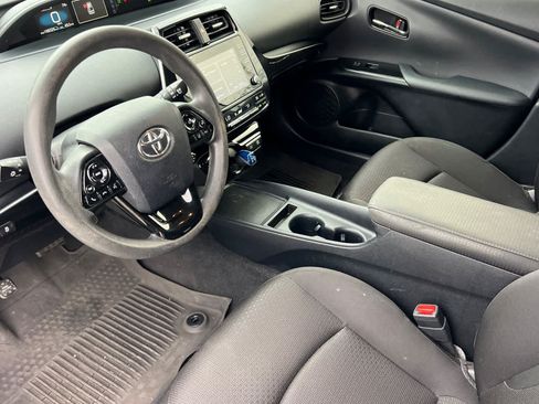 Used 2022 Toyota Prius LE FWD image 9