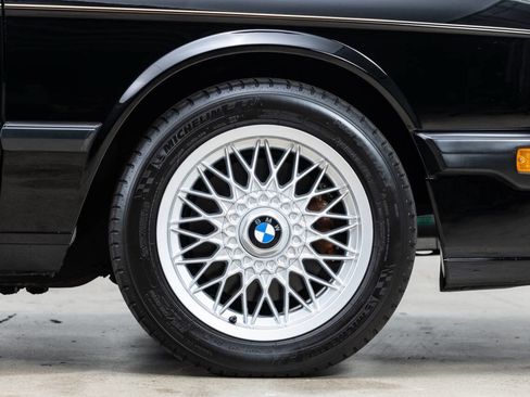 Used 1988 BMW M5 image 32