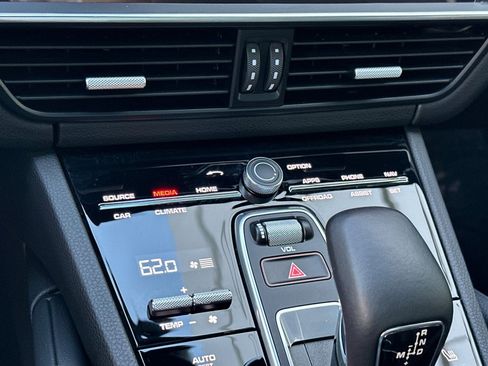 Used 2023 Porsche Cayenne Platinum Edition image 21