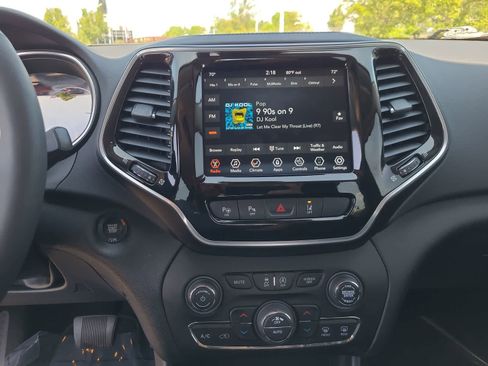 Used 2022 Jeep Cherokee Limited AWD/4WD image 24