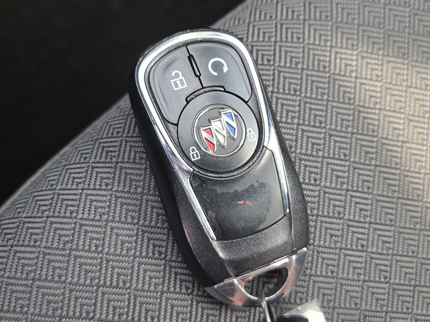 Used 2017 Buick Encore Essence FWD image 32