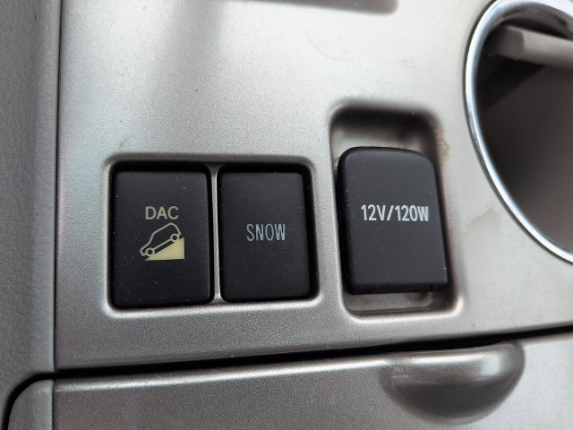 Used 2012 Toyota Highlander SE w/ Tow Pkg AWD/4WD image 25