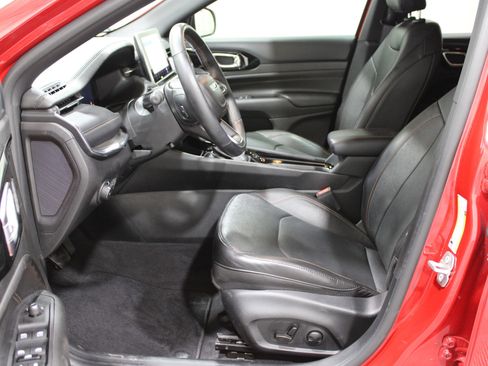 Used 2022 Jeep Compass Limited w/ (RED) Package image 3