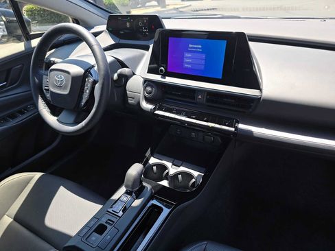 Certified 2026 Toyota Prius XLE FWD image 10