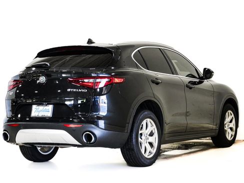 Used 2021 Alfa Romeo Stelvio Sprint w/ Sun & Sound Package AWD/4WD image 7