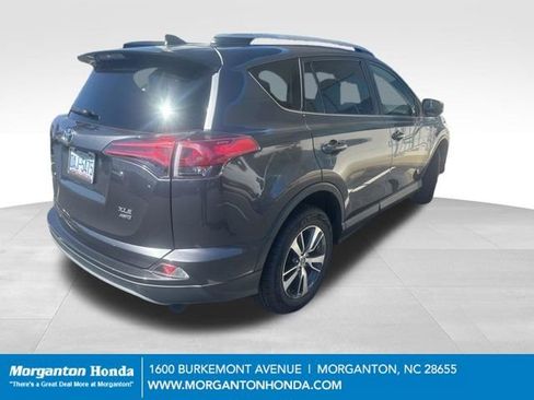 Used 2018 Toyota RAV4 XLE AWD/4WD image 9