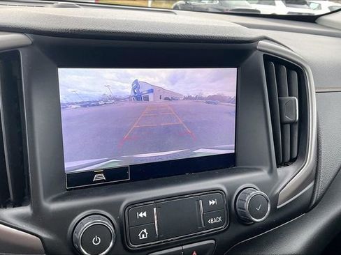 Used 2023 GMC Terrain AT4 image 21