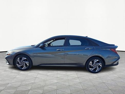 Used 2025 Hyundai Elantra Sport image 4