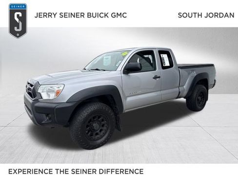 Used 2015 Toyota Tacoma 4x4 Access Cab w/ Convenience Package image 1