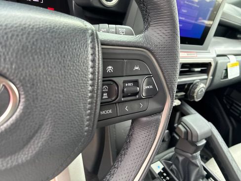 New 2026 Toyota 4Runner SR5 AWD/4WD image 26