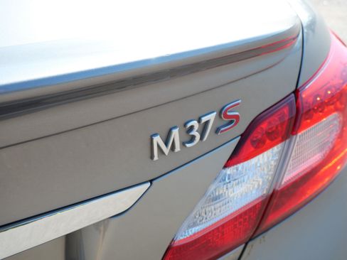 Used 2012 INFINITI M37 w/ Sport Pkg RWD image 18