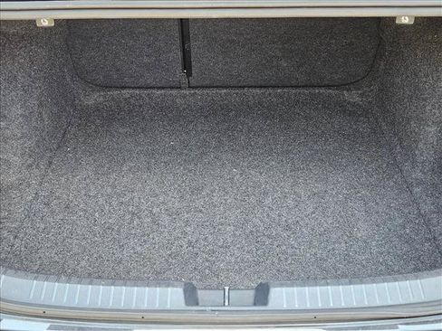 Used 2025 Volkswagen Jetta SE FWD image 6