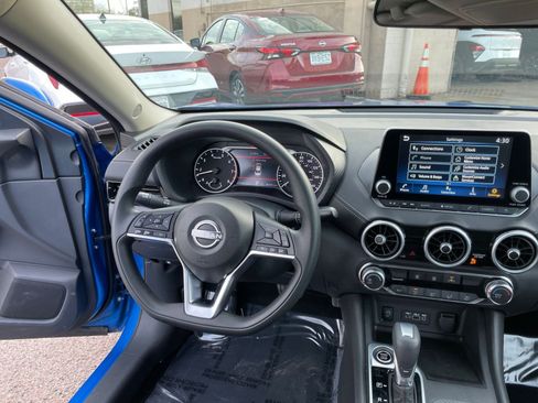 Used 2025 Nissan Sentra SV image 33